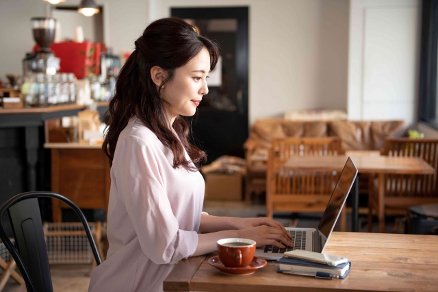 東京本社の正社員 カスタマーサポート インターネット・Webサービスの求人情報イメージ1