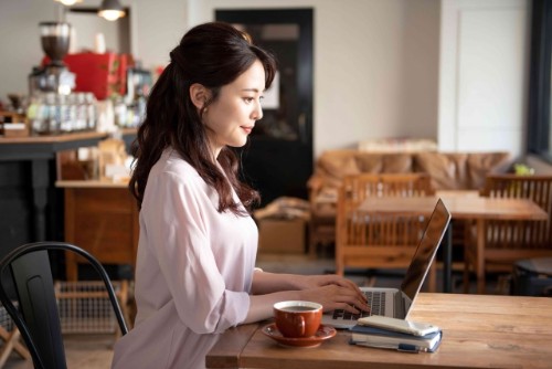 本社の正社員 カスタマーサポート インターネット・Webサービスの求人情報イメージ1